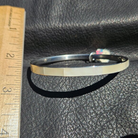 Vintage Hello Kitty Mother-of-Pearl Charm Bangle - Picture 5 of 5